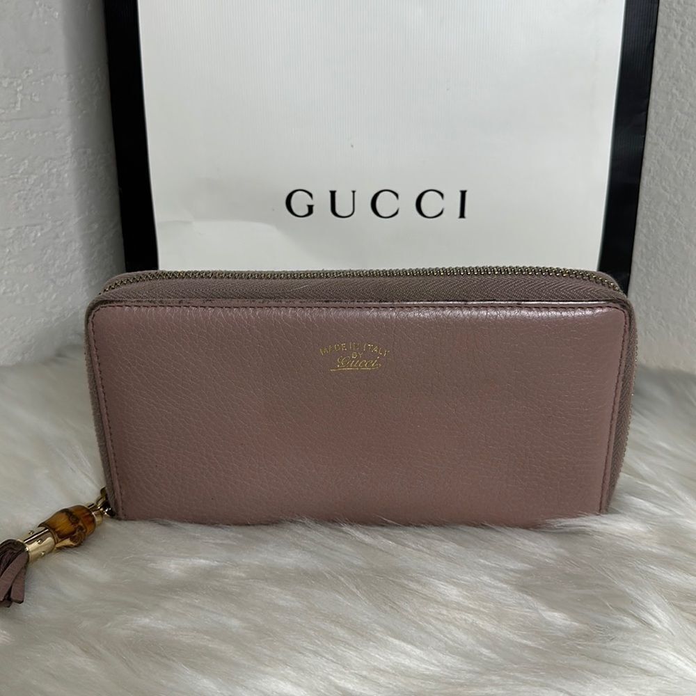 💯Authentic Gucci Zipped Around Long Wallet🍀